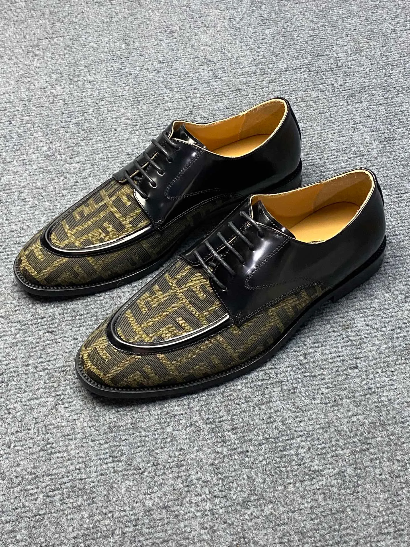 Factory price 960FENDI Fendi men's breathable and comfortable leather shoes. Original development. The leather outsole is made of leather. Counters copy one to one. Imported counter cowhide. Imported water dyes cattle. 38 to 44. (45.46. can be ordered. 47.
